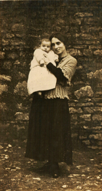 Henry-Louis et sa mère, 14 novembre 1917 Henry-Louis et sa mère, 14 novembre 1917