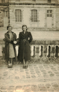 Inconnue, Marie-Madeleine. Marqué au dos : "Fontainebleau, August 1939"