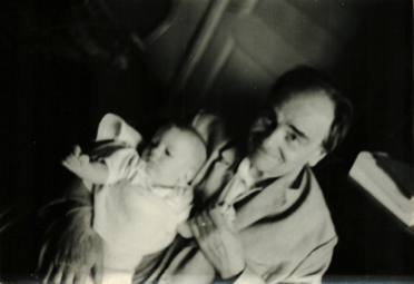 Aristide et son arrière-petit-fils Antoine Feydy. 19 août 1967. Aristide et son arrière-petit-fils Antoine Feydy. 19 août 1967.