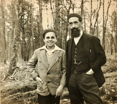 Henry-Louis et son père. Photo prise par Georges Dubois